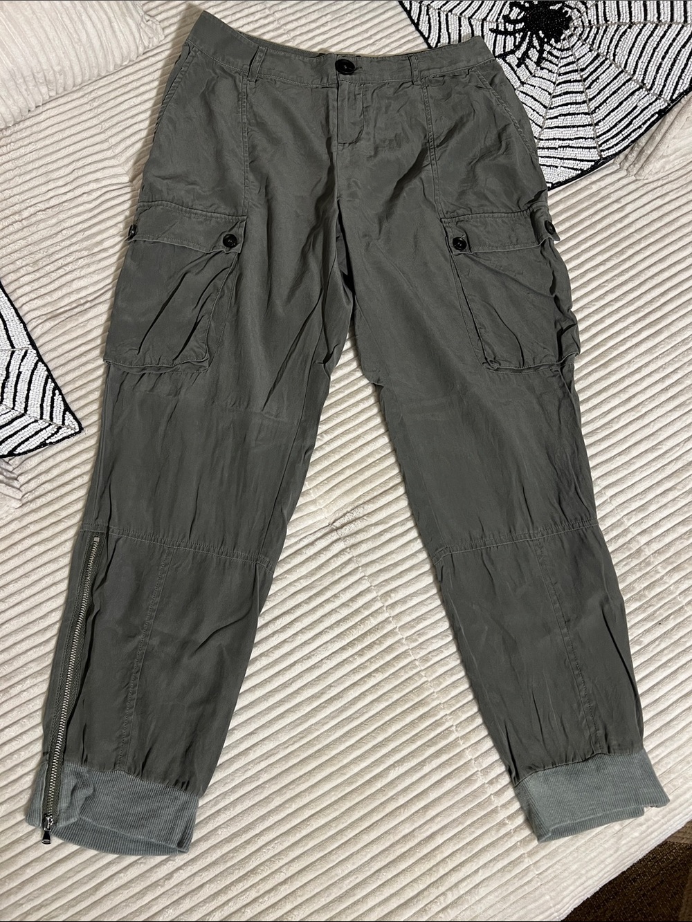 Women’s Olive Cargo Jogger Pants – Brand